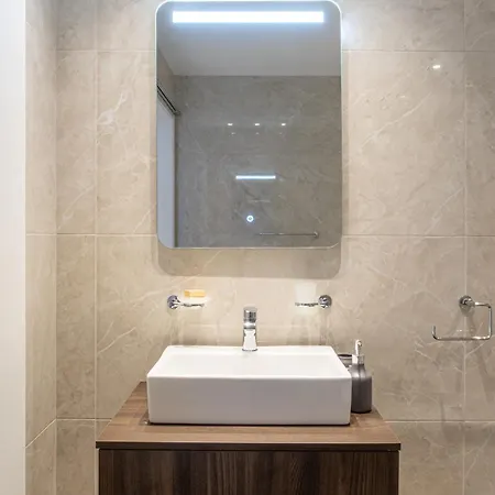 Offshore In St Julians Centre Apartment *