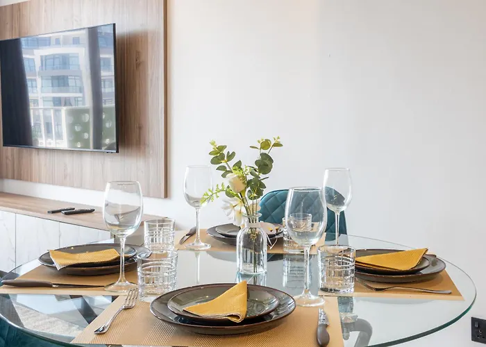 Offshore In St Julians Centre Διαμέρισμα *